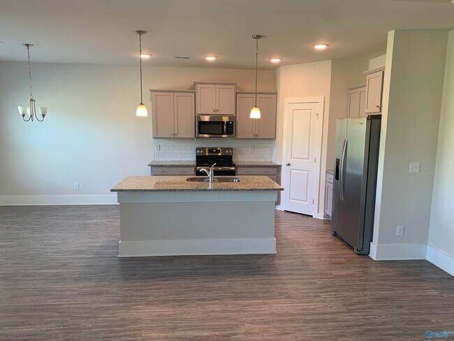 Building Photo - 138 Fernhill Dr NW