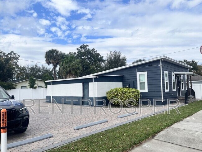 Foto del edificio - 2590 S Bumby Ave