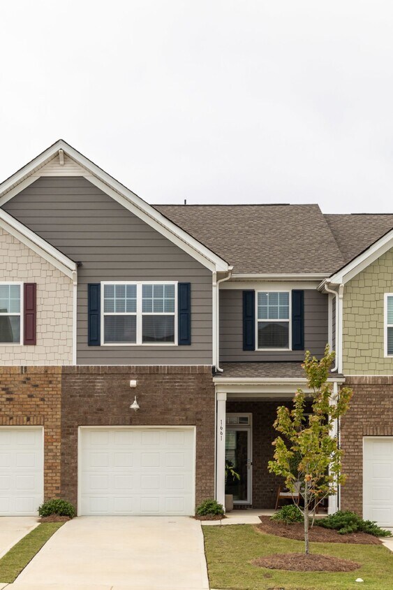 Foto principal - Well maintained 3-Bed 2.5 Bath Townhouse i...