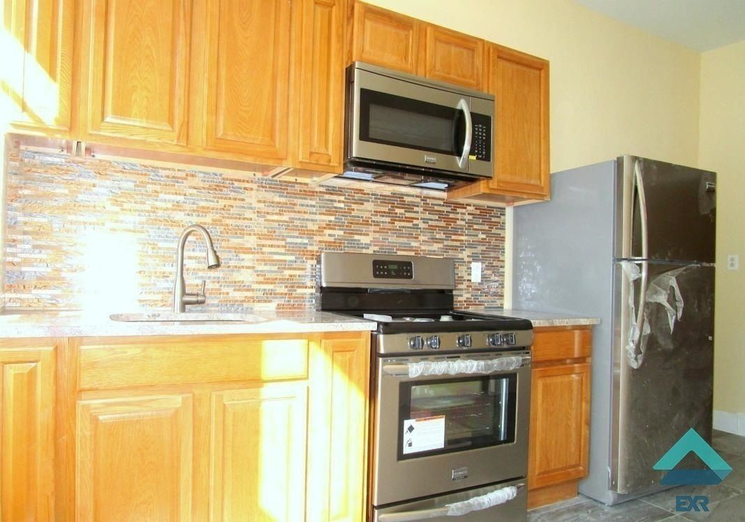 Primary Photo - 238 Wilson Ave