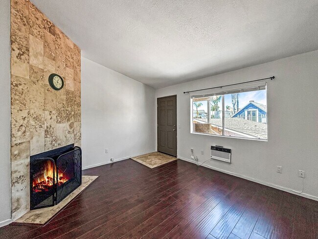 Foto del edificio - Charming 2BD/2BA Condo in Normal Heights w...