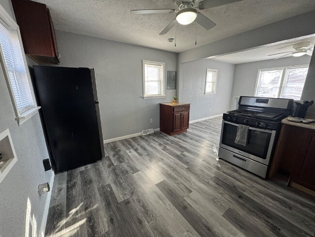 Building Photo - North End Ranch That Feels Like a Winner!