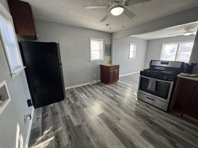 Foto del edificio - North End Ranch That Feels Like a Winner!