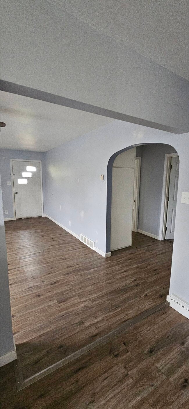 Building Photo - 1413 5th Ave NW