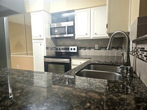 Building Photo - 5853 Village Forest Ct