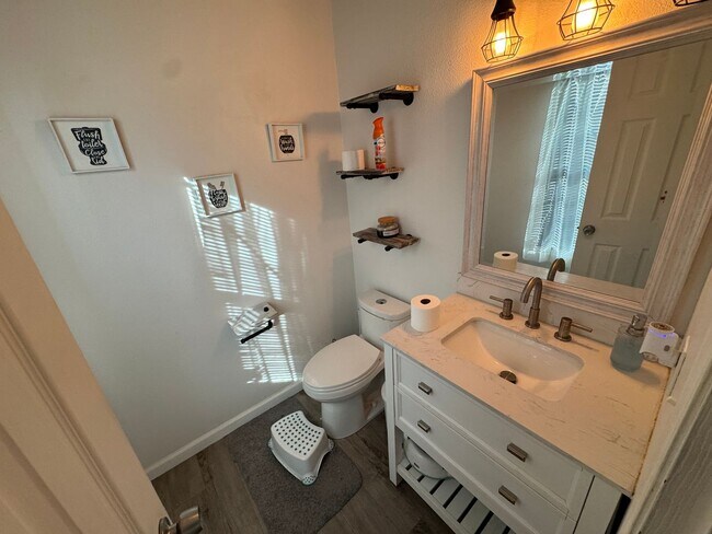 Foto del edificio - 3 BED 2 BATH TOWNHOME CENTRALLY LOCATED IN COLORADO SPRINGS!!!