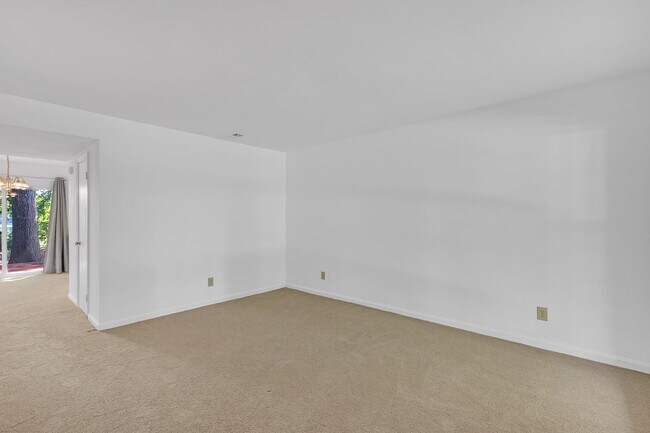 Foto del edificio - Call Sabrina Thomas' Office at 757-767-076...