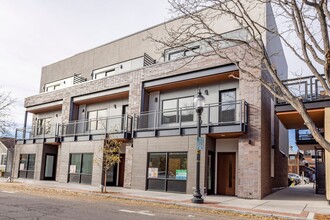 Building Photo - 727 Front St
