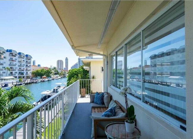 Foto del edificio - 3721 NE 170th St