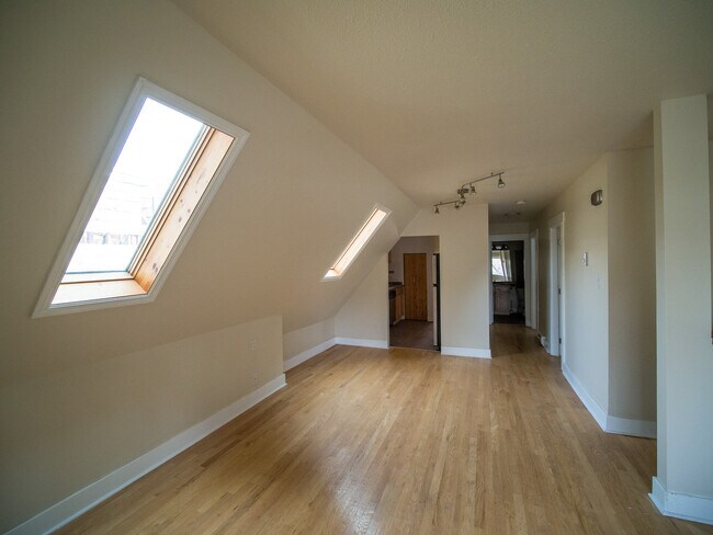 Photo du bâtiment - 1146 13th Av E