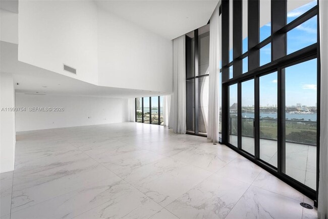 Building Photo - 1000 Biscayne Blvd