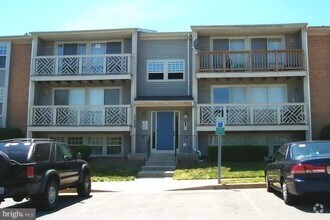 Building Photo - 17050 Capri Ln