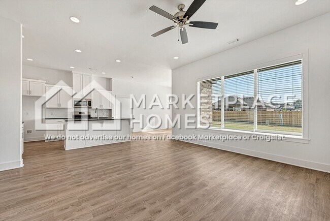 Foto del edificio - 375 Canada Dr