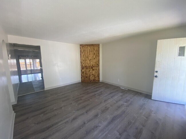 Building Photo - 2721 S Rose Marie Ct