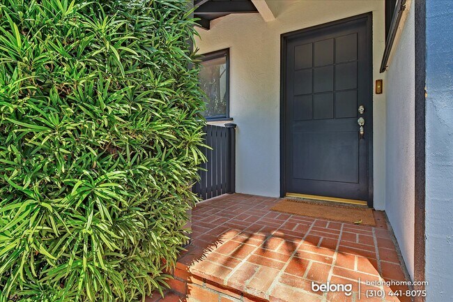 Foto del edificio - 8240 Rees St