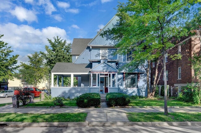 Building Photo - 2701 DuPont Ave S