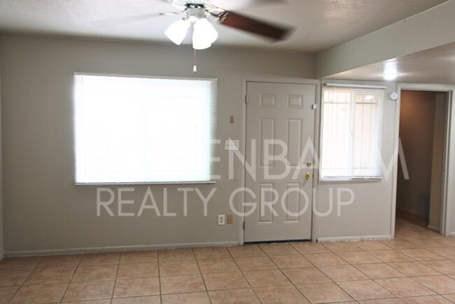 Foto del edificio - Charming 2-bedrooms, 1-bath townhome in Ph...