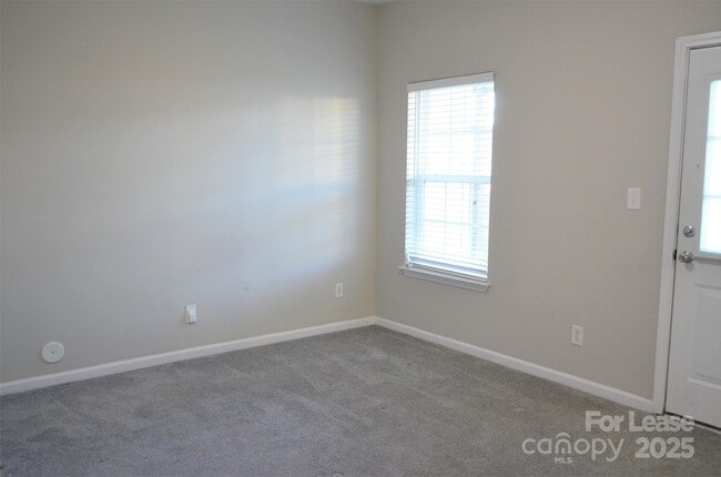 Foto del edificio - 9712 Walkers Glen Dr NW