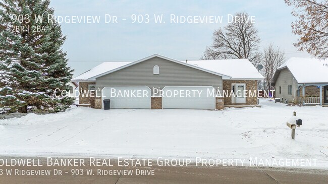 Building Photo - 903 W Ridgeview Dr