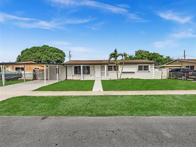 Foto del edificio - 19021 NW 23rd Ct