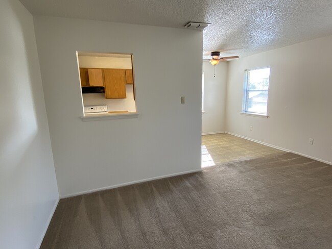 Building Photo - 403 Tammy Lynn Dr
