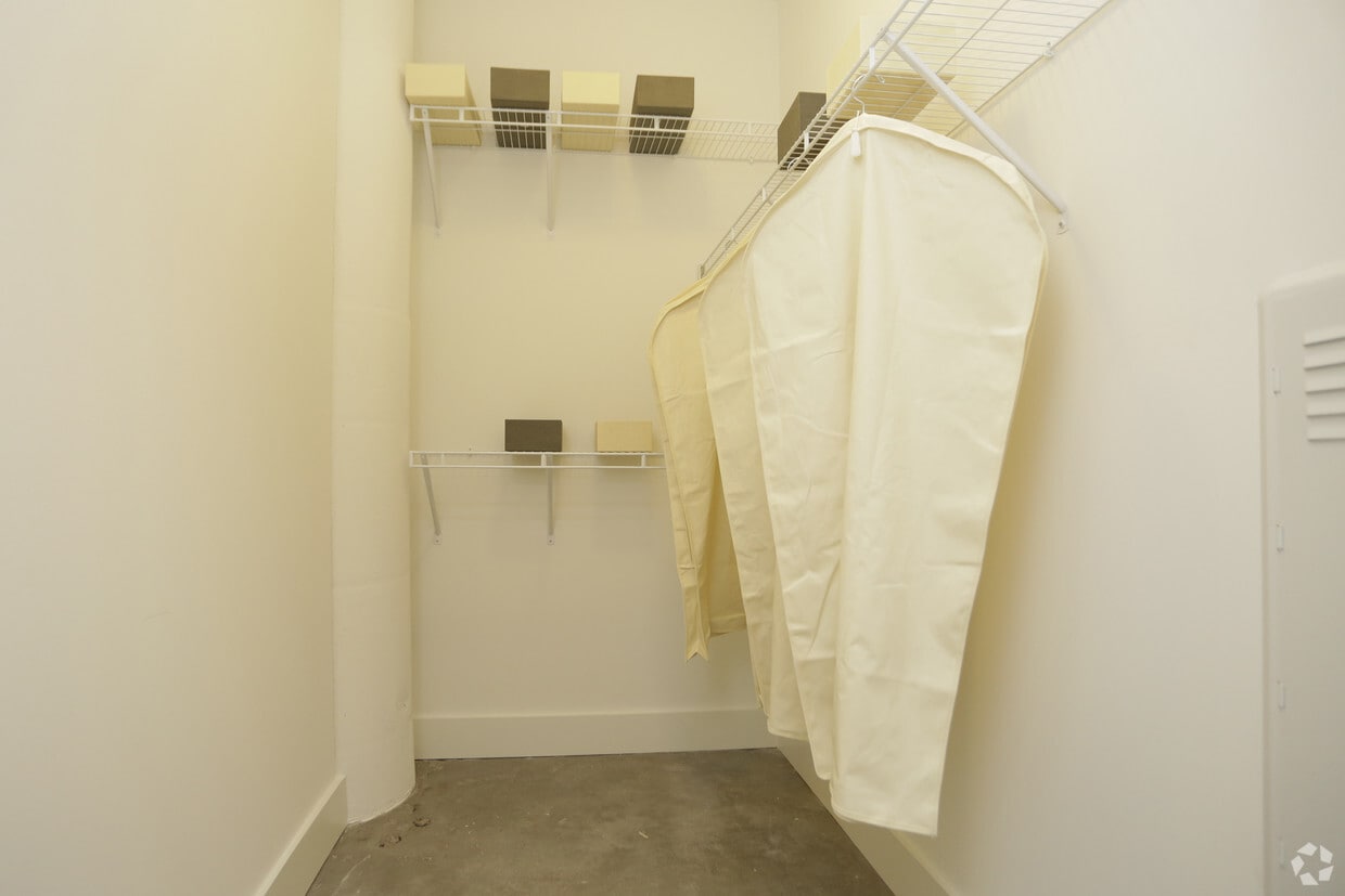 FLATS at Ponce City Market - 675 Ponce De Leon Ave NE Atlanta, GA 30308 |  Apartments.com, image size:1240x827