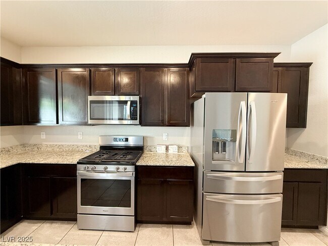 Foto del edificio - 7745 Wishbone Falls St
