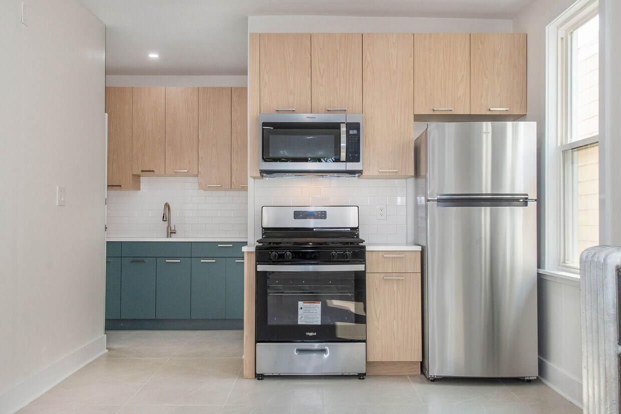 Photo - 165 W 5th St (Bayonne, NJ)