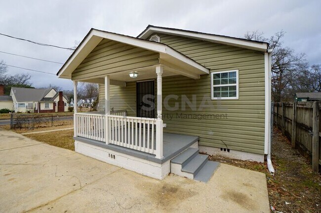 Building Photo - 303 S Park Rd SW
