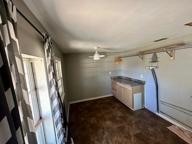 Foto del edificio - 4309 Randel Dr