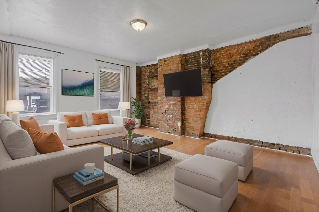 Foto principal - 2204 E Carson St
