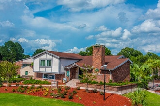 Building Photo - Ashley Oaks