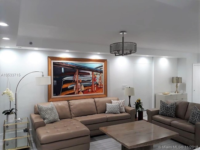 Foto del edificio - 19667 Turnberry Way