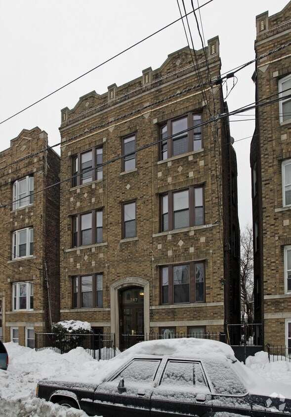 Building Photo - 347 Forrest St