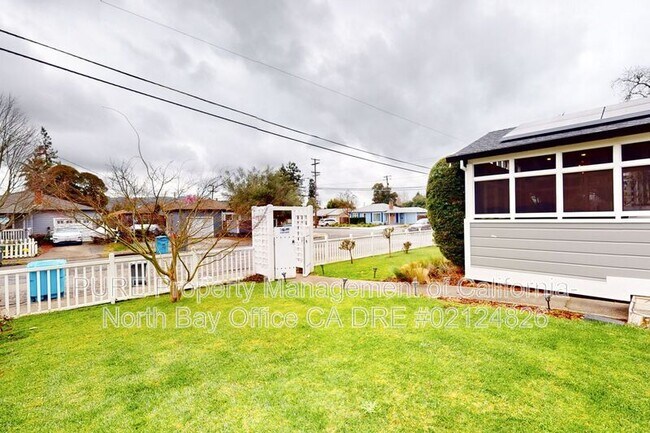 Building Photo - 2911 Claremont Dr