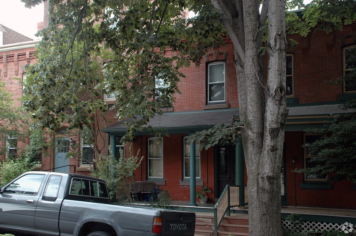 Foto del edificio - 4327-4329 Osage Ave