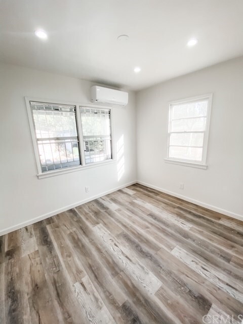 Foto del edificio - 1137 Miller Ave