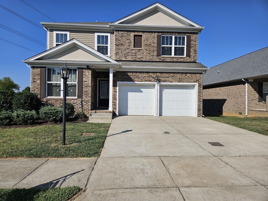 Primary Photo - Great Home With Garage Parking Near Downto...