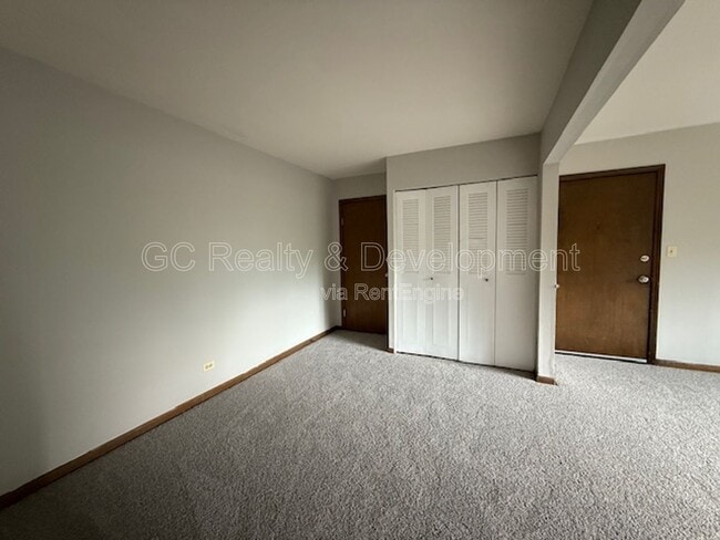 Building Photo - 525 N Highview Ave