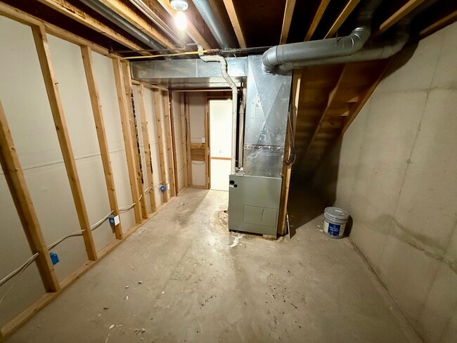 Building Photo - 707 Edge Point Ct