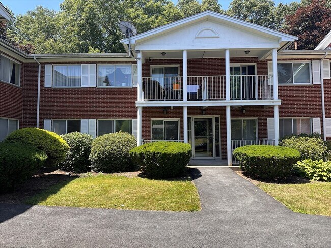 Building Photo - 6 Bayberry Dr