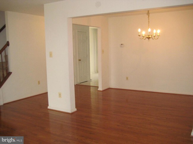 Building Photo - 5621 Sherborne Knolls