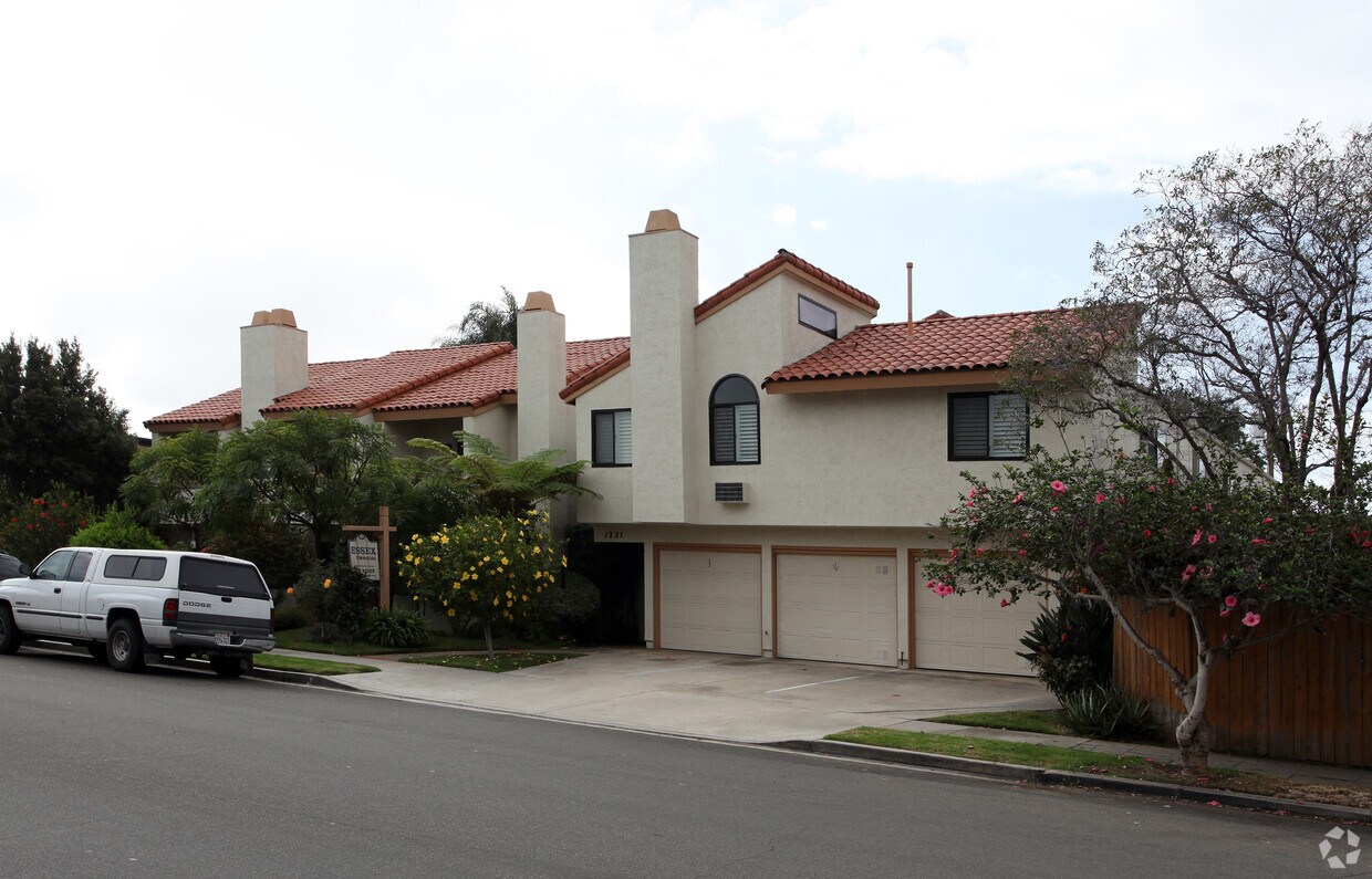 Primary Photo - Essex Townhouse