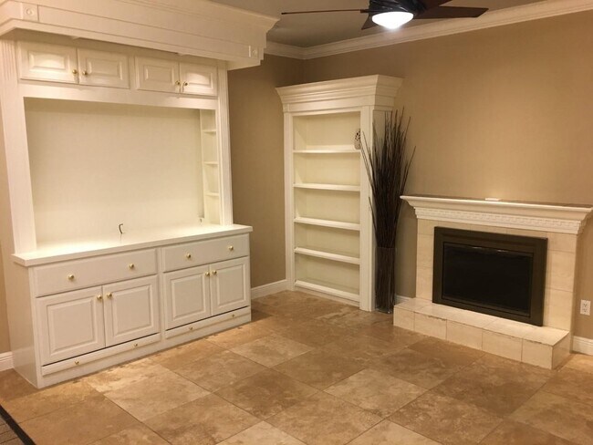 Foto del edificio - 2100 Tanglewilde St