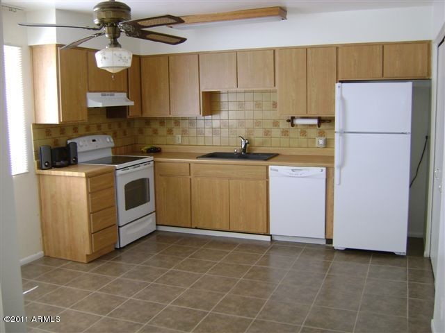 Building Photo - 10610 W Heatherbrae Dr