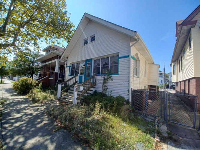 12 N Hillside Ave, Ventnor City, NJ 08406 Apartment for Rent in