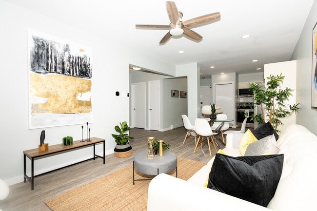 Building Photo - 567 Warsaw Avenue