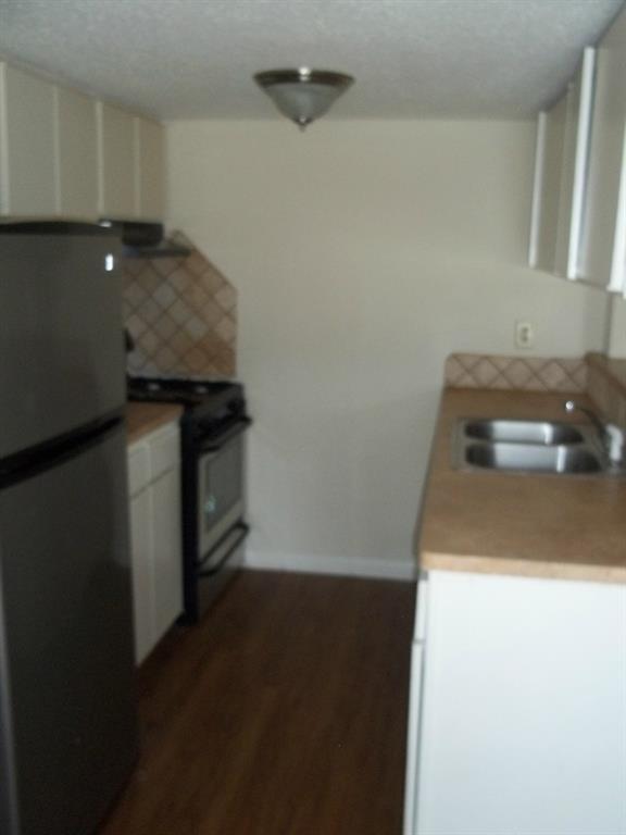 Foto del edificio - 4709 Harmon Ave