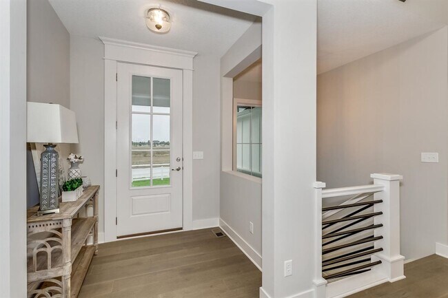 Building Photo - Impeccable 5 Bedroom Beauty in Cornerstone!