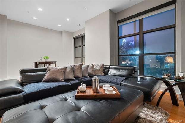 Foto del edificio - 912 E 8th St